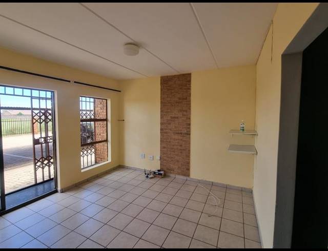 2 BEDROOM APARTMENT FOR SALE IN DAWN PARK